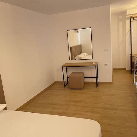 Sunrose Residences Саранде Екстериор снимка