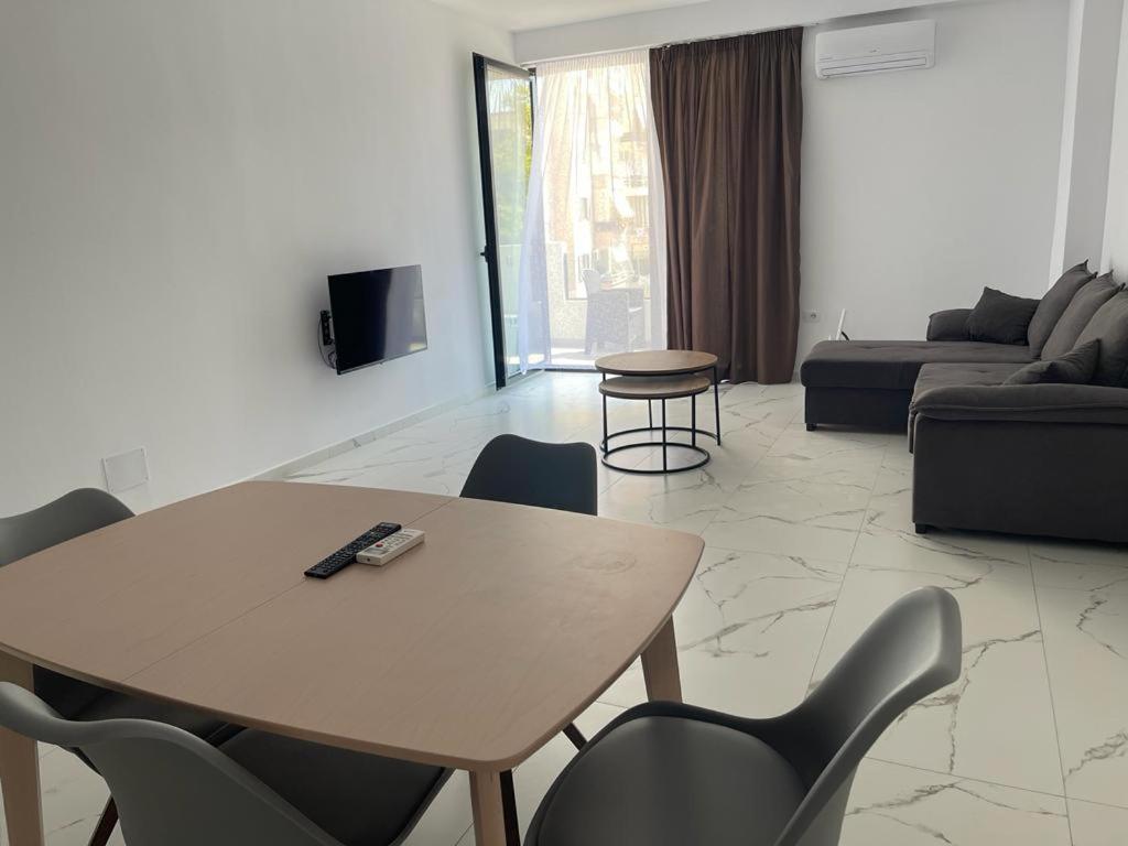 Sunrose Residences Саранде Екстериор снимка